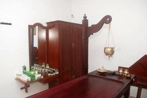Chakra Ayurvedic Resort Kovalam Kültér fotó